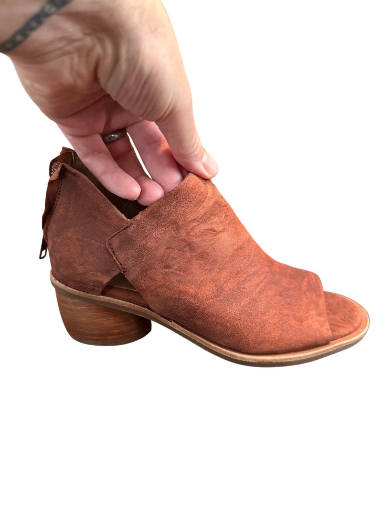 Sfft Womens Size 6m Brown Suede Peep-Toe Ankle Booties With Back Zipper